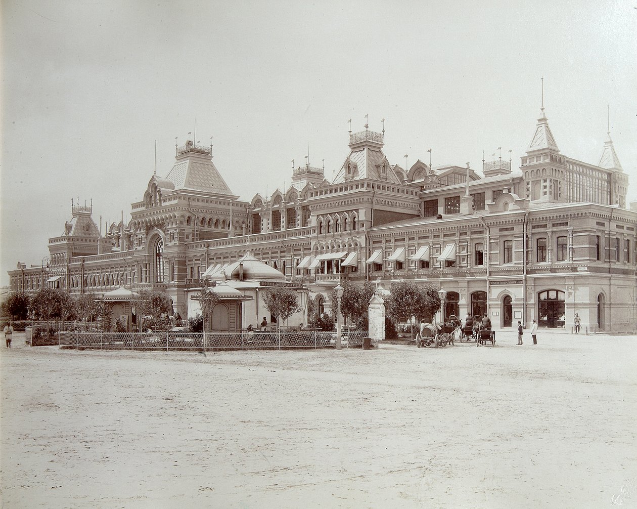 Huvudmässbyggnaden, All-Russia Exhibition, Nizhny Novgorod, Ryssland, 1896. av Maxim Dmitriev