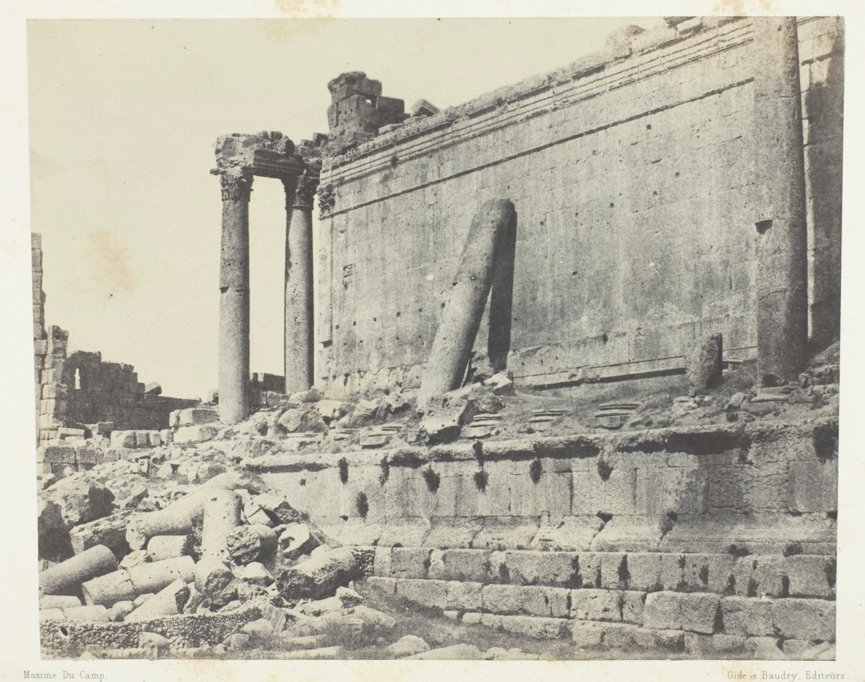 Baalbeck (Heliopolis), Jupitertemplet, östra fasaden; Syrien av Maxime Du Camp