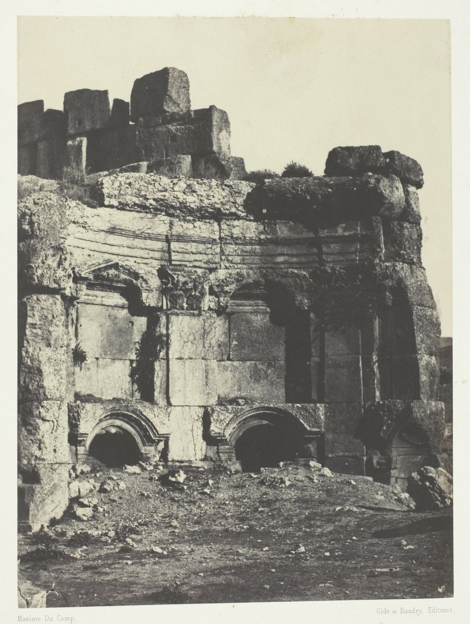 Baalbeck (Heliopolis), sol- och Jupitertempelens halvcirkel; Syrien av Maxime Du Camp