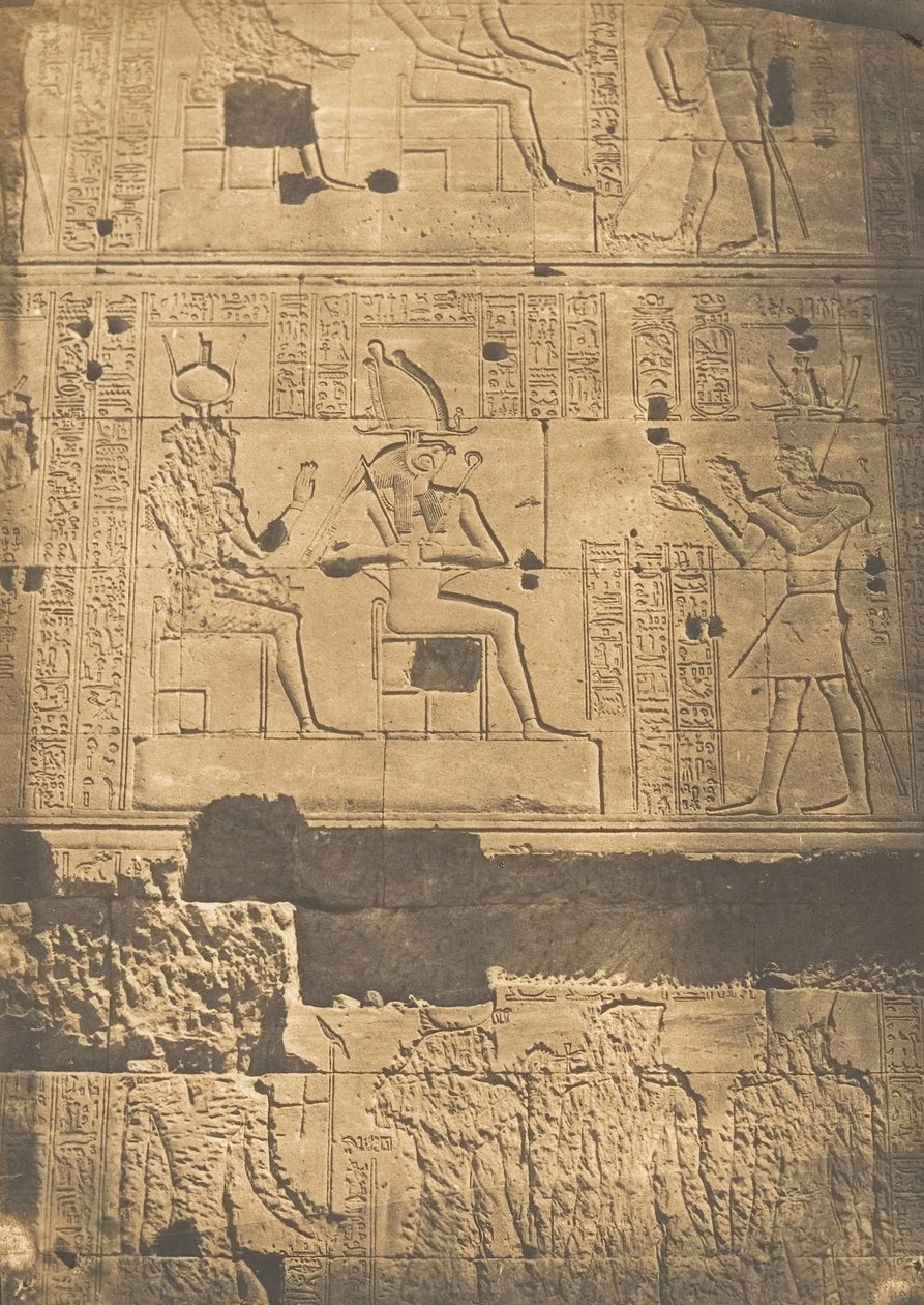 Basrelief tagen från den västra väggen av det stora templet Isis, i Philae, april 1850. av Maxime Du Camp