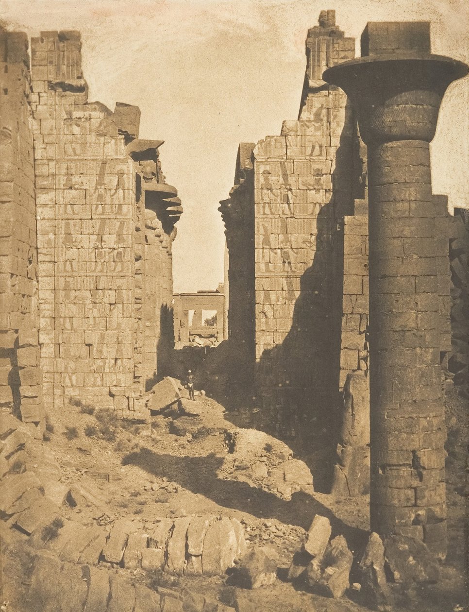 Bubastiternas domstol och ingången till Hypostyle Hall av Palace of Karnac, Thebe, 1849-50. av Maxime Du Camp