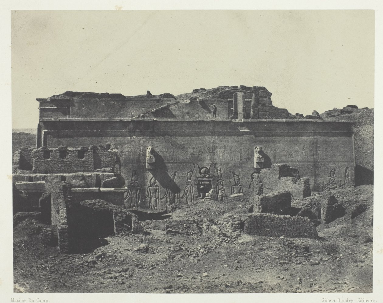 Bakre fasad, Denderas stora tempel (Teutyres), övre Egypten av Maxime Du Camp