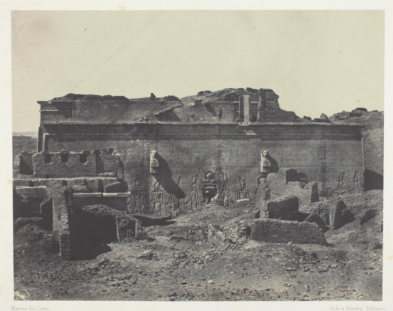 Bakre fasad, Denderas stora tempel (Teutyres), övre Egypten av Maxime Du Camp
