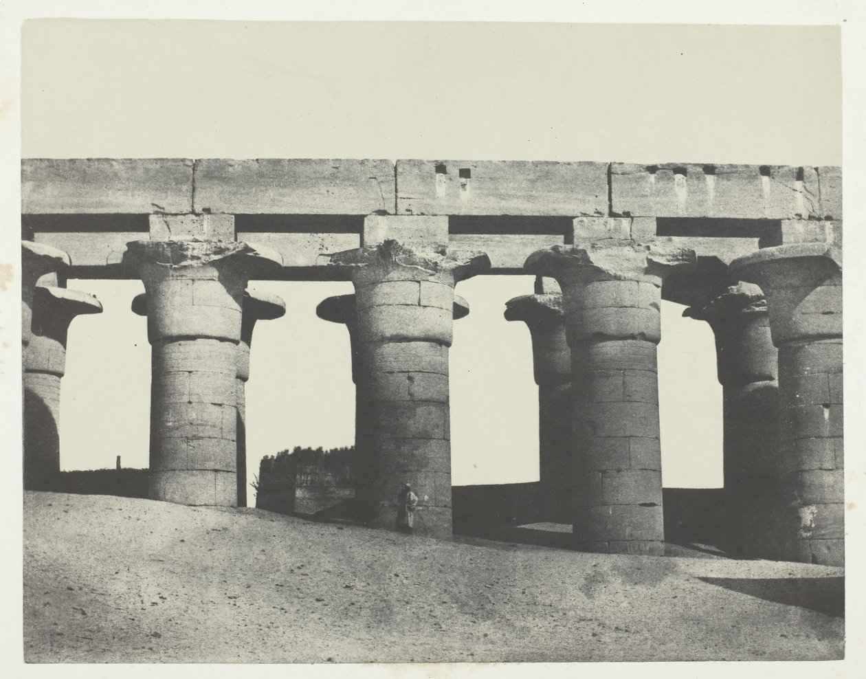 Luxor, Stora pelargången i palatset, Thebe, 184951, tryckt 1852. av Maxime Du Camp