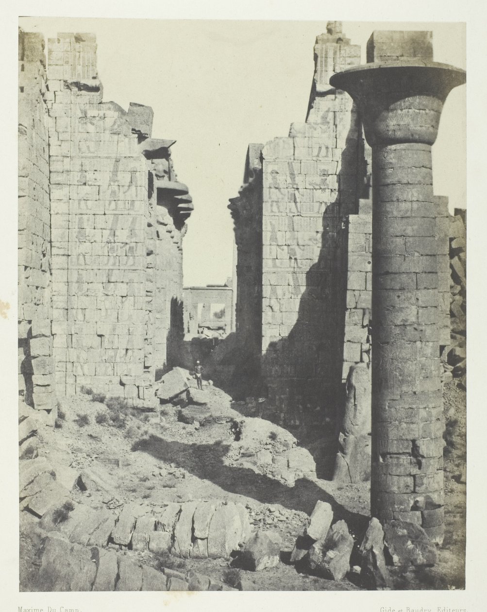Karnak Palace, Bubastiternas domstol och huvudingången till Hypostyle Hall; Thebe av Maxime Du Camp
