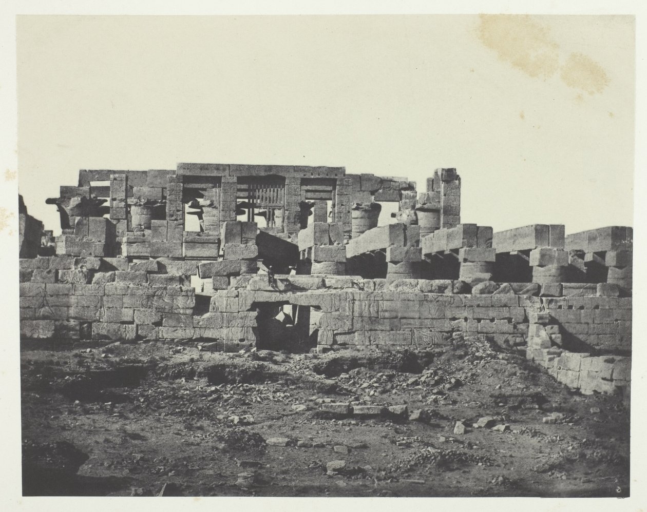 Karnak Palace, södra ingången till Hypostyle Hall; Thebe av Maxime Du Camp