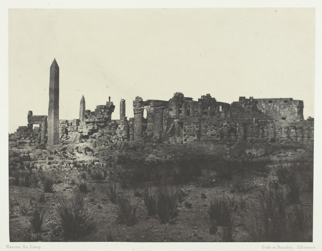 Karnak-palatset, allmän utsikt över ruinerna, taget mot norr, Thebe, 184951, tryckt 1852. av Maxime Du Camp