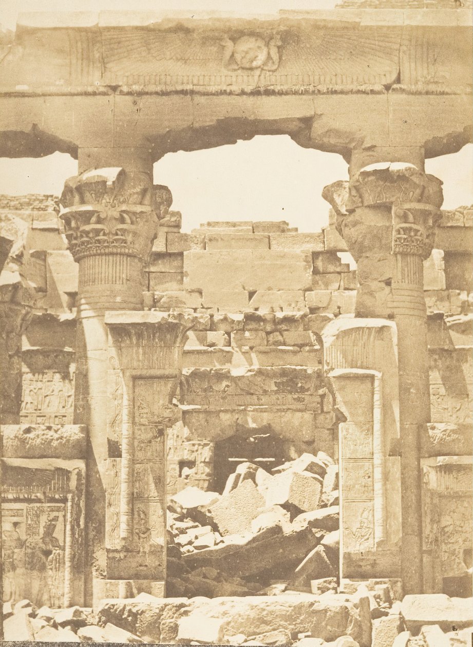 Temple of Kalabcheh - Between mediaal column of the Pronaos, 8 april 1850. av Maxime Du Camp
