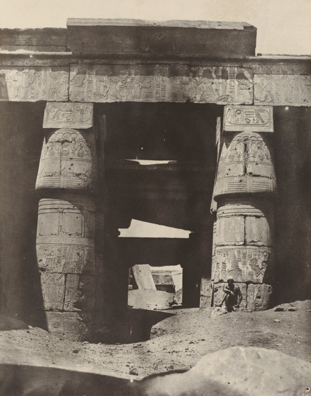 Thebe: Karnak, Portik till Khons tempel,1850 (foto) av Maxime Du Camp