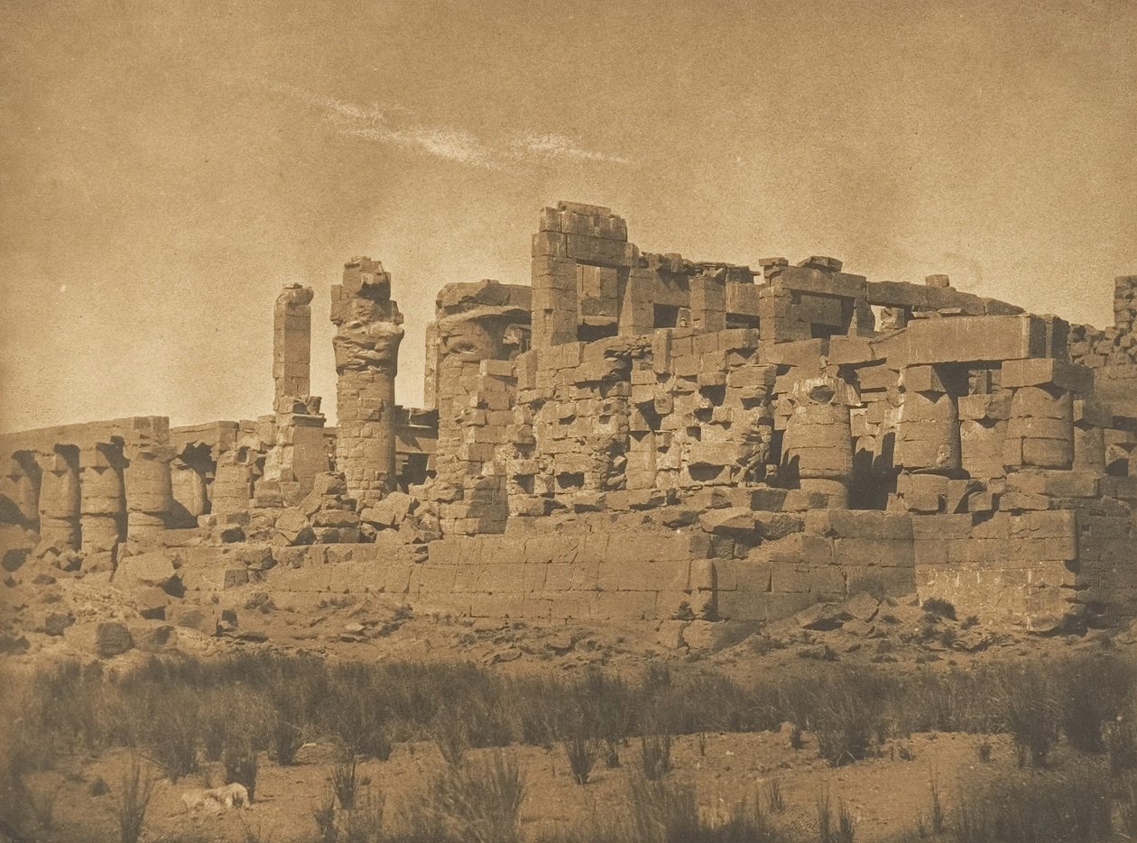 Utsikt över Hypostyle Hall of Palace of Karnac, tagen från N.E.-vinkeln, 1849-50. av Maxime Du Camp