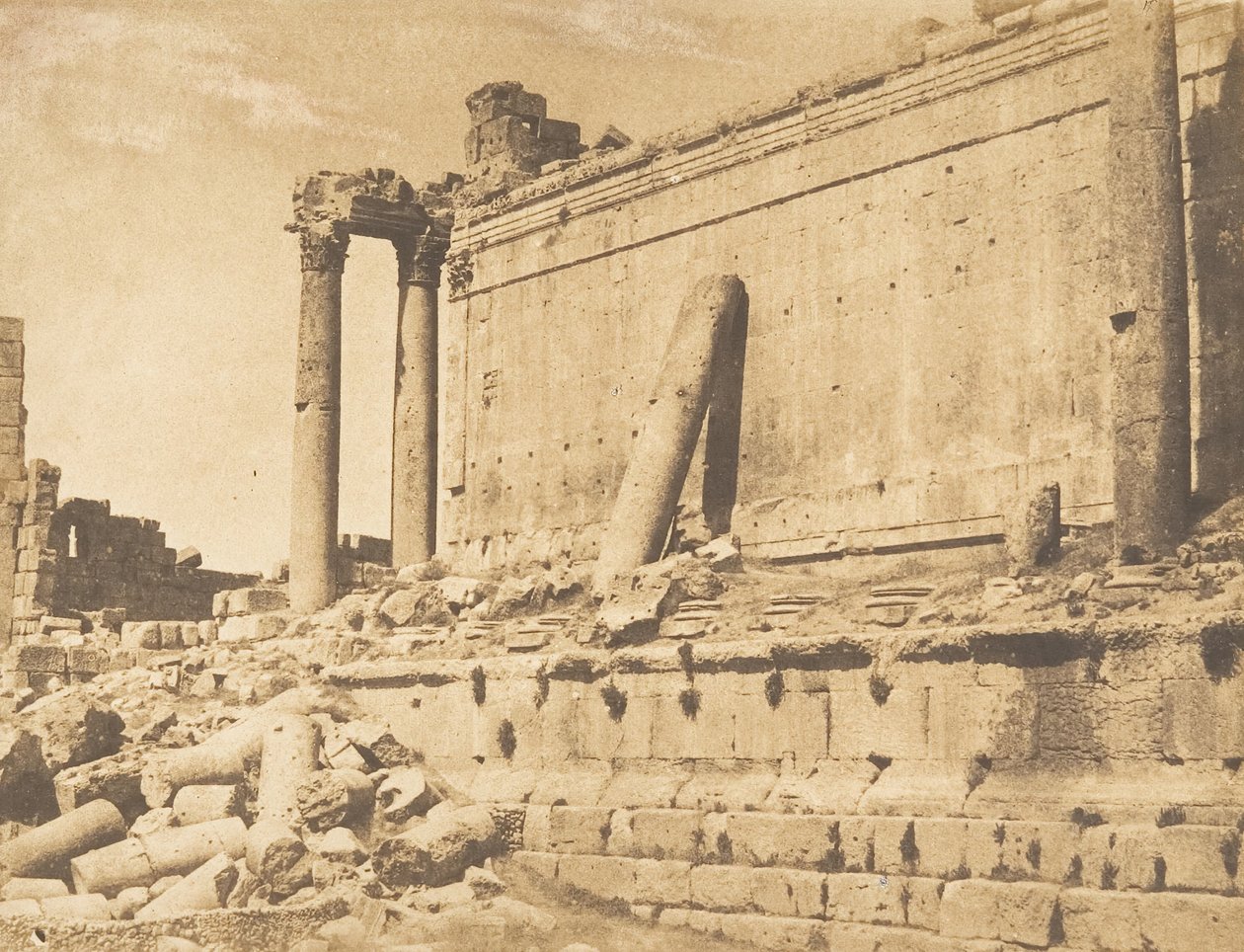 Utsikt över Jupiters tempel i Baâlbek Heliopolis, 15 september 1850. av Maxime Du Camp