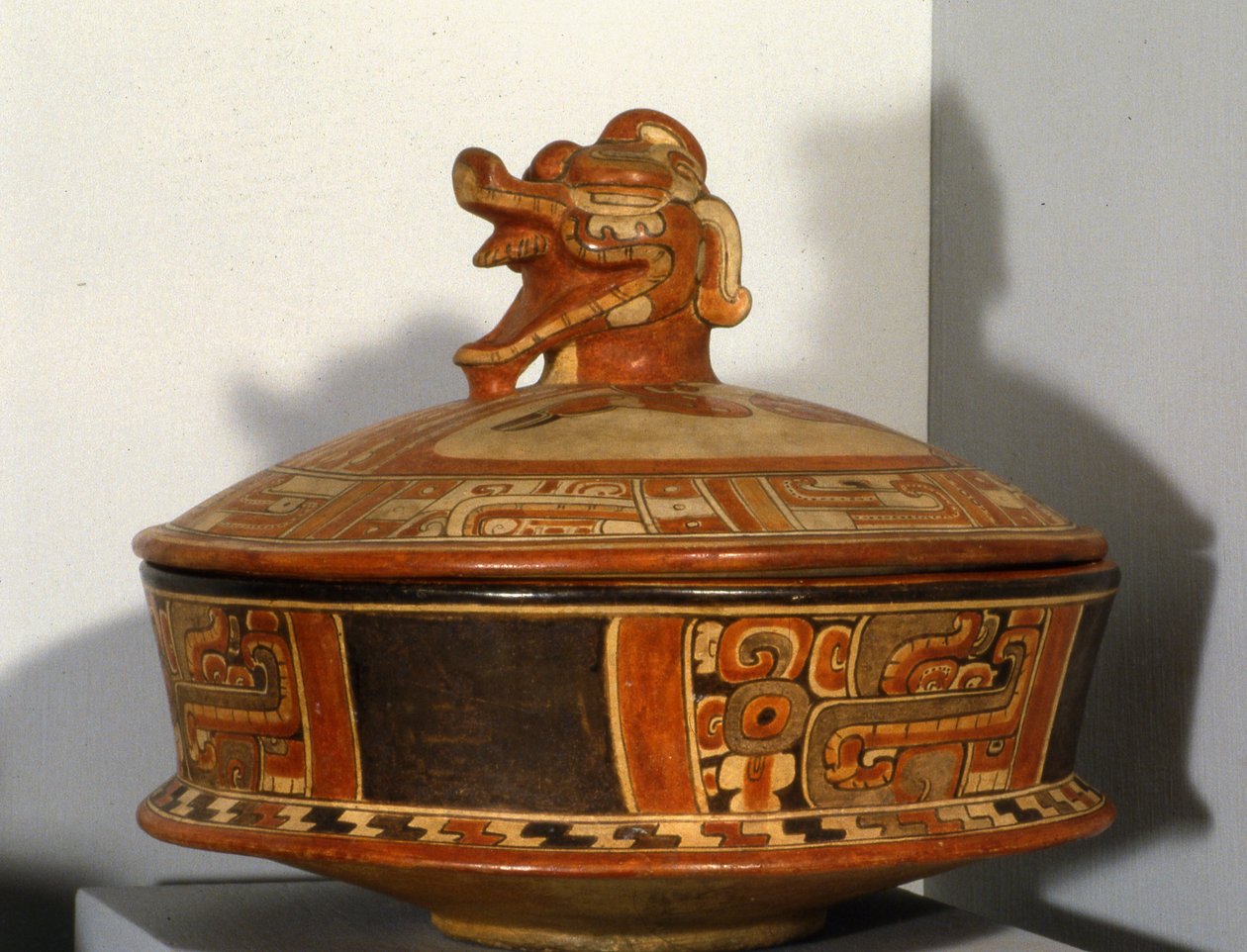 Begravningskärl, Mundo Perdido, tidig klassisk period 300-600 AD (keramik) av Mayan
