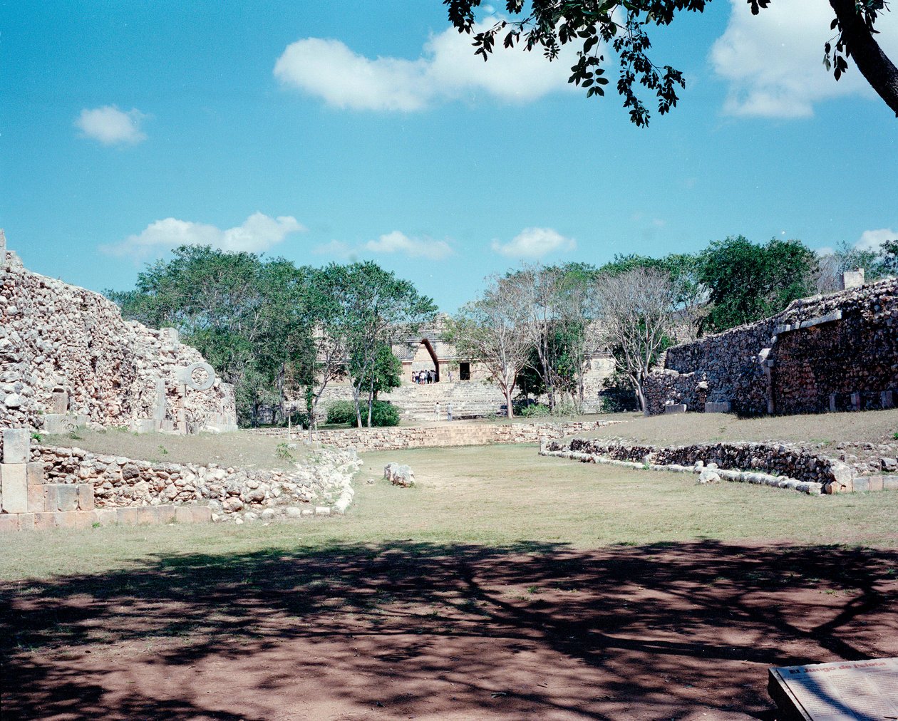 Pre-columbiansk civilisation: utsikt över platsen för Uxmals antika mayahuvudstad, Puuc-stil. Norra Yucatan 600-900 e.Kr. Mexiko av Mayan