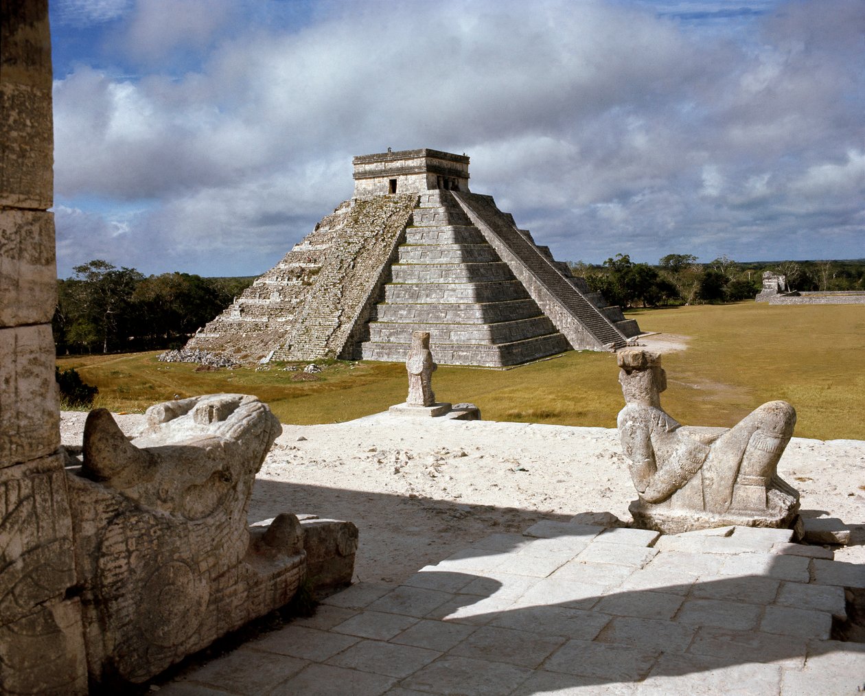 Castillo från krigarnas tempel, 750-1200 av Mayan