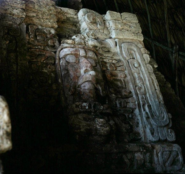 Arkitektonisk mask, Mascaronernas tempel, Kohunlich, Yucatanhalvön, Mexiko, tidig klassisk period (300-600 e.Kr.) (sten och stuckatur) av Mayan Mayan