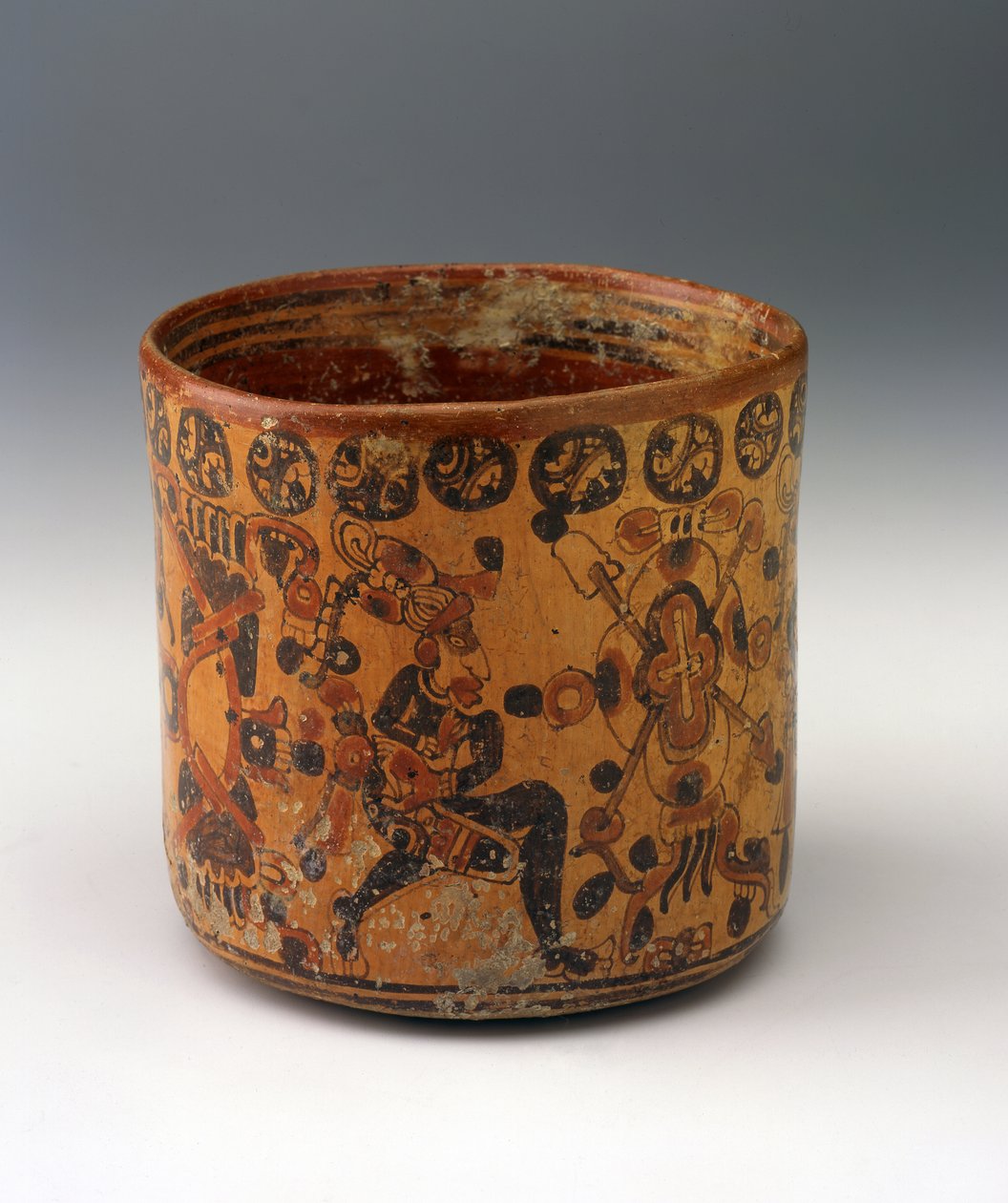 Cylindervas, c.650-850 (keramik med rött och svart på orange slipfärg) av Mayan Mayan
