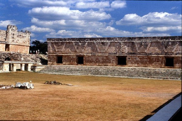 East Building of the Nunnery Quadrangle, Late Classic Maya, c.700-900 AD (foto) av Mayan Mayan