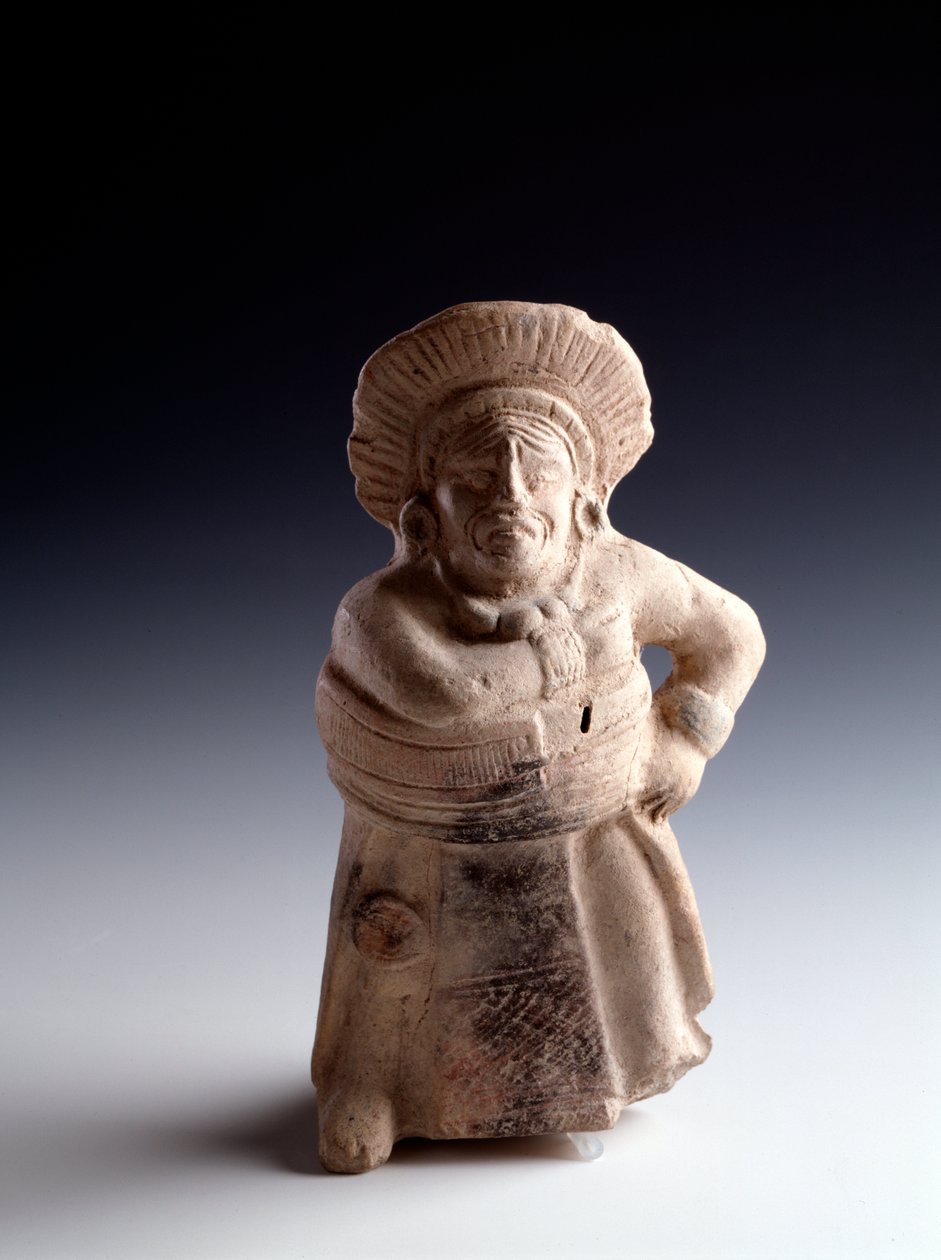Statyett av antropomorf lera som representerar en bollspelare, har funktionen av ett musikinstrument. från St. Augustine Acasaguastlan El Progeso, Guatemala. Dämpa. 19x8,5 cm Guatemala, Nationalmuseet di av Mayan Mayan