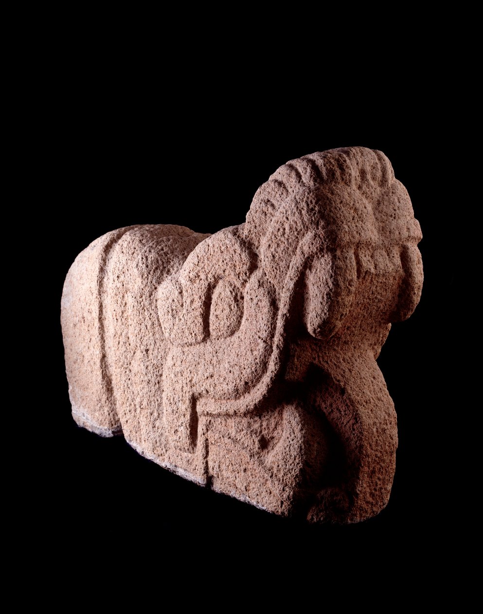 Precolombiansk konst, Mayacivilisation, klassisk period: ormformad stentapp med vidöppen mun från Escuintla, Guatemala. Sol. h. 85 x121 cm Guatemala, Museo Nazionale di Archeologia e Etnologia - Förcolumbiansk konst, Maya-civilisationen, Klassisk peri av Mayan Mayan