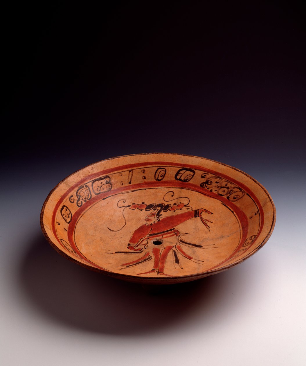 Precolumbian konst, Maya-civilisation, klassisk period: stativvas i målad lera. Från Peten, Guatemala. Sol. h. 7,7 x diam. 35,2 cm Guatemala City, Nationalmuseet för arkeologi och etnologi av Mayan Mayan