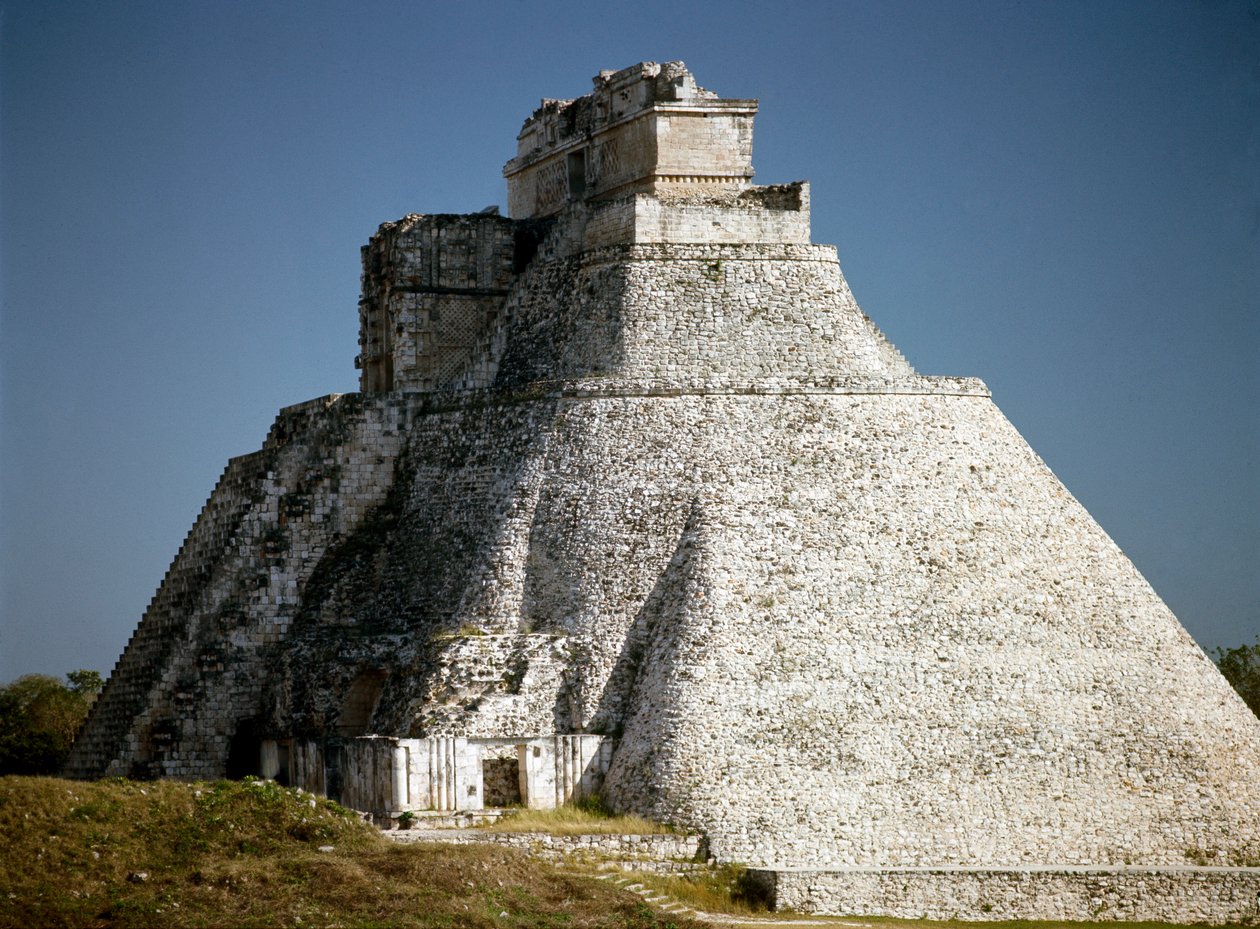 Pyramid of the Magician, 600-talet av Mayan Mayan