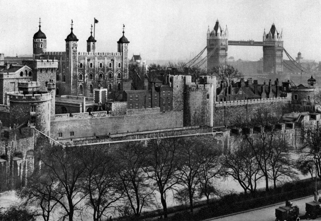 Towern i London, 1926-1927 av McLeish