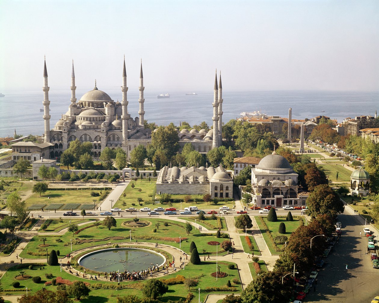 Utsikt över Sultan Ahmet Camii (Blå moskén) byggd 1609-16 av Mehmet Aga