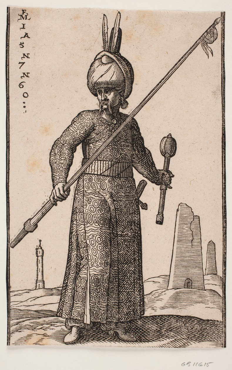 Stående soldat, sedd framifrån; i högra handen en lans med en vimpel på spetsen; i hans vänstra hand, en klubba; på huvudet en turban med två fjädrar; i landskapet, en "fyr" och ett par obeliskliknande byggnader av Melchior Lorck
