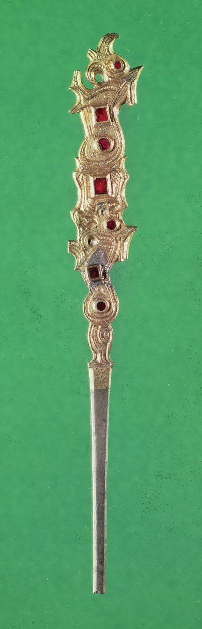 Nål, från Douvrend, Seine-Maritime (förgylld metall och granat) av Merovingian