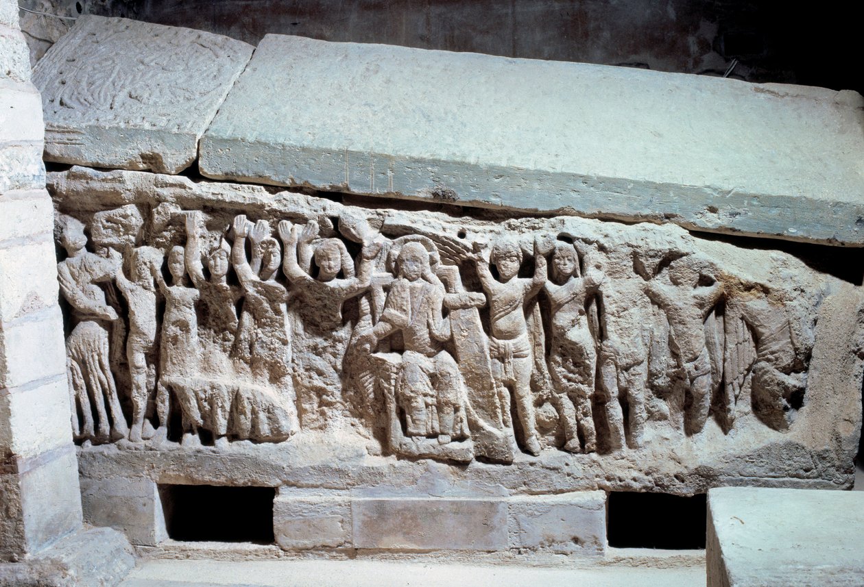 Merovingerkonst: basreliefer av Agilberts grav (600-talet), eveque av Paris. Sten begravningsmonument. Klostret i Jouarre (Seine och Marne) av Merovingian