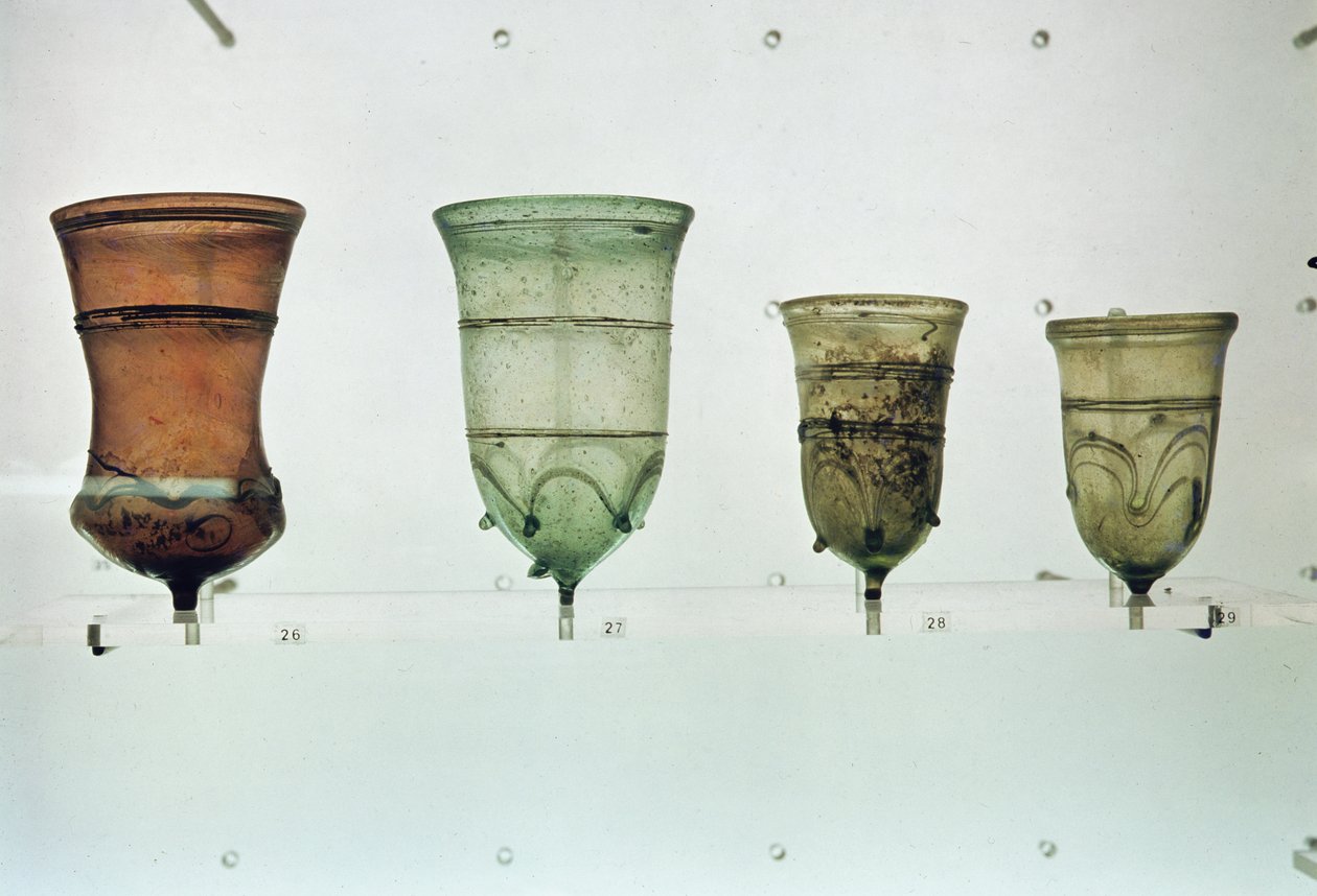 Urval av frankiska glas, 300-500-talet (glas) av Merovingian