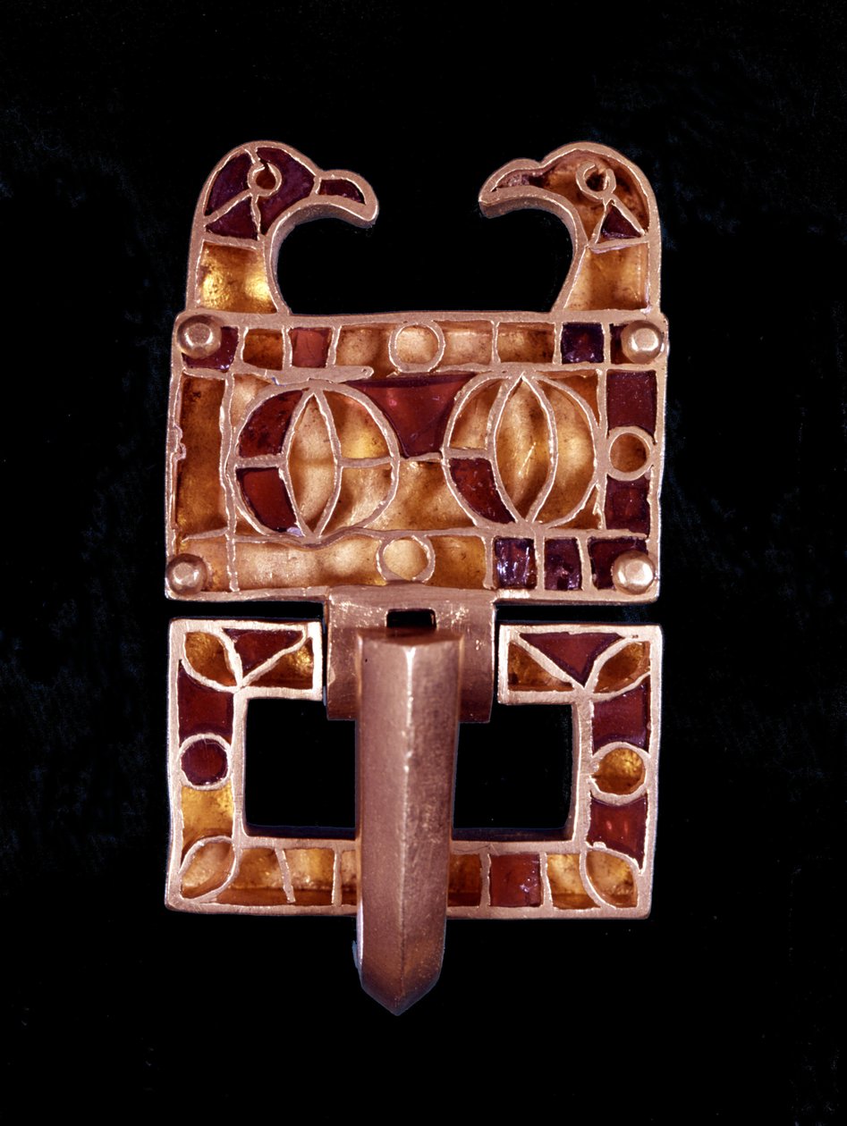 Juvel dekorerad med fågelhuvuden (Frankrike) från 600-talet. Musée de Saint-Germain en Laye av Merovingian Merovingian