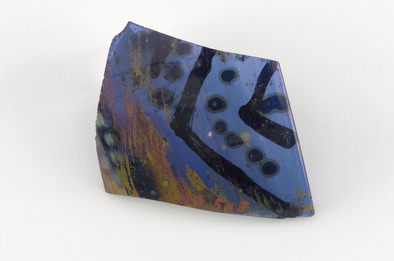 Fragment av ett kärl, 800-900-tal (glas) av Mesopotamian