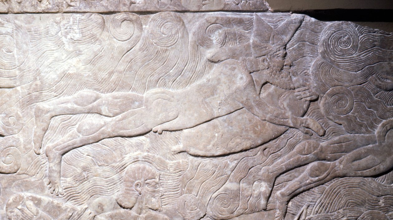 Länge trodde man att denna basrelief representerade en man som andas under vatten tack vare luften i en hudyta. Det tros nu att han är en simmare som stöds av en utombordare som tjänar honom som en boj - basrelief, Mesopotamien, 7 av Mesopotamian