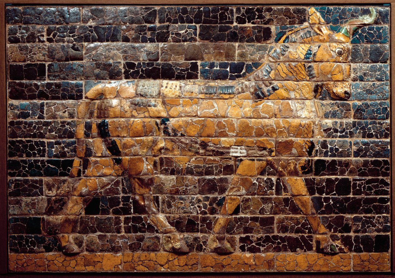 Mesopotamien: "" tjur på väg""". Emaljerade brickor från Ishtar-porten. Babylon (Irak) på kung Nebukadnessar II:s tid. National Iraq Museum Irak av Mesopotamian Mesopotamian