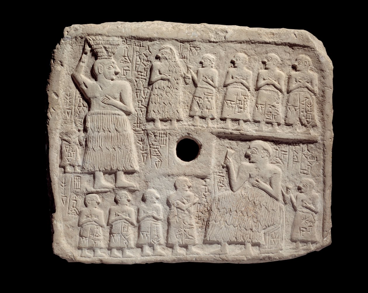 Mesopotamien: lågrelief i kalksten av Ur-Nanshe (Vår nanshe), kung av Lagash. sumeriska perioden. Från Tello Paris, musee du Louvre - Jubileumsrelief för byggandet av en religiös byggnad av Ur-Nanshe, kung av Lagash (Ur-Nanshe) (Our nanshe) från av Mesopotamian Mesopotamian