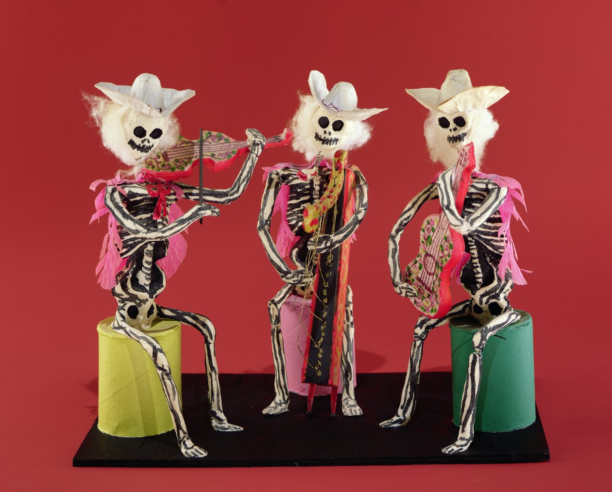 De dödas dag: Mariachi, från Oaxaca (papier mache) av Mexican School