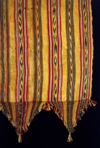 Detalj av en rebozo, sent 1800-tal (silke, bomull, naturliga färgämnen och guldtråd) av Mexican School