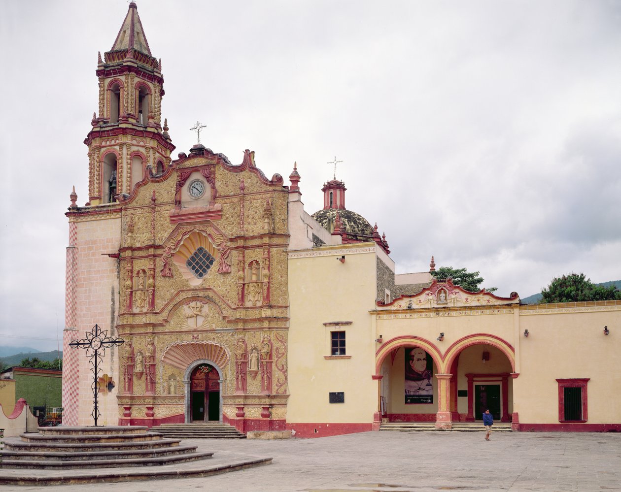 Fasad av Franciscan Mission Church of Saint James i Jalpan, 1751-58 av Mexican School