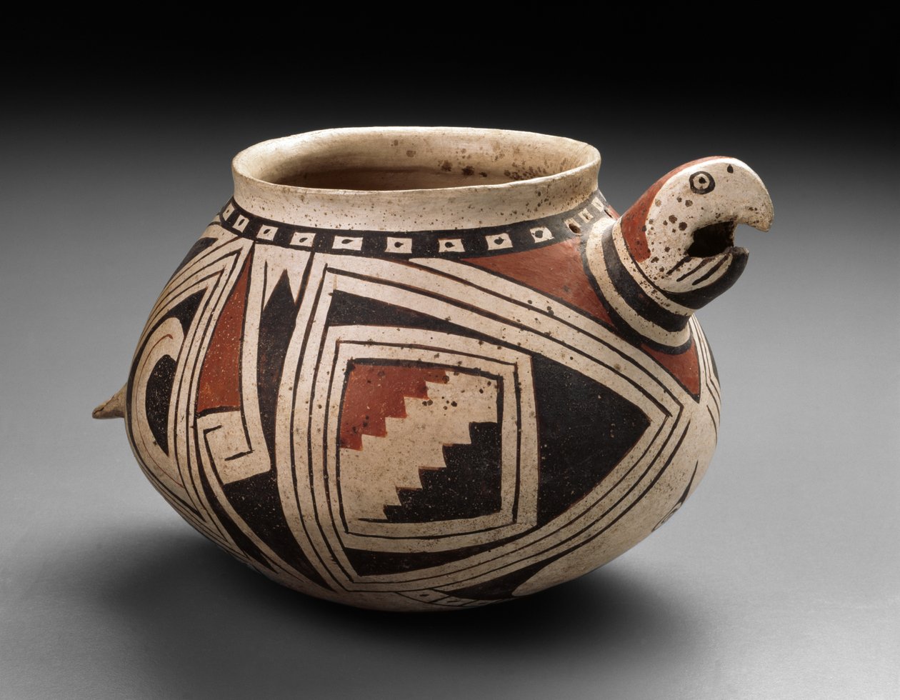Mogollon ara skål, Tardio Period, 1300-50 (lergods med polykrom slipmålning) av Mexican School