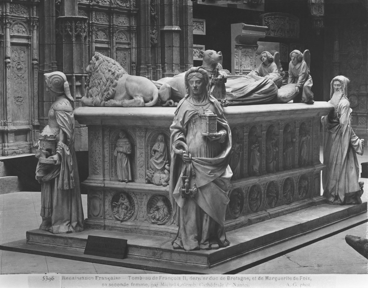 Nantes, St. Peter och St. Paul-katedralen, Frans II:s grav, hertigen av Bretagne och Marguerite av Foix, 1502-07 (gips av marmor) av Michel Colombe