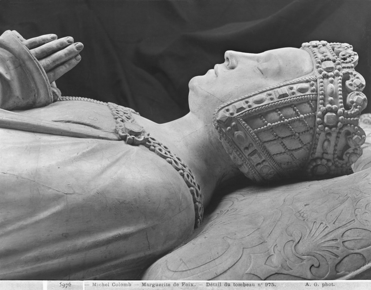 Nantes, St. Peter och St. Paul-katedralen, Frans II:s grav, hertigen av Bretagne och Marguerite av Foix, detalj av Marguerite de Foix, 1502-07 gipsavgjuten från marmor bw foto av Michel Colombe