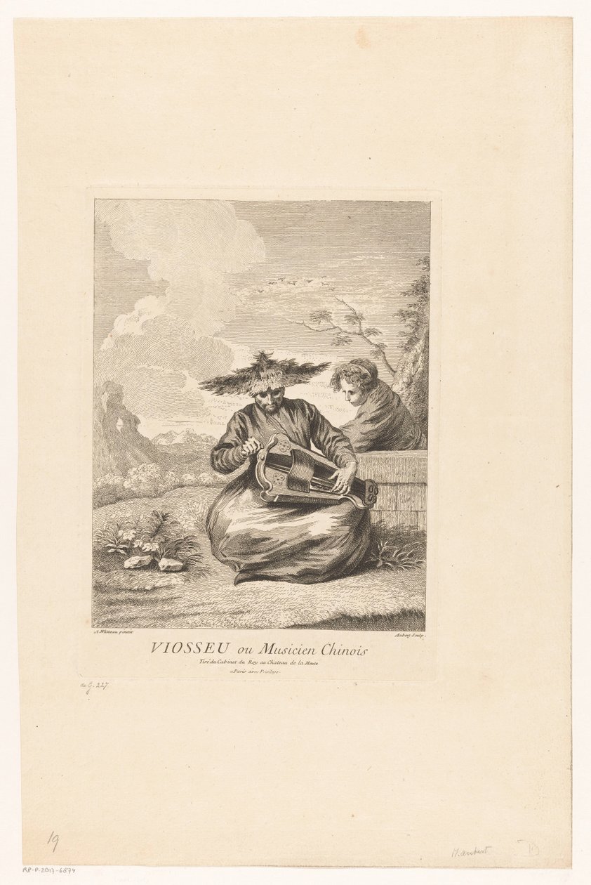 Man sitter med benen i kors med gurdy-gurdy Viosseu ou Musicien Chinois (titel på objekt) Serie av asiatiska scener från samlingen Château de la Muette (serietitel) Figures chinoises et tartares du château de la Muette (serietitel) av Michel Aubert