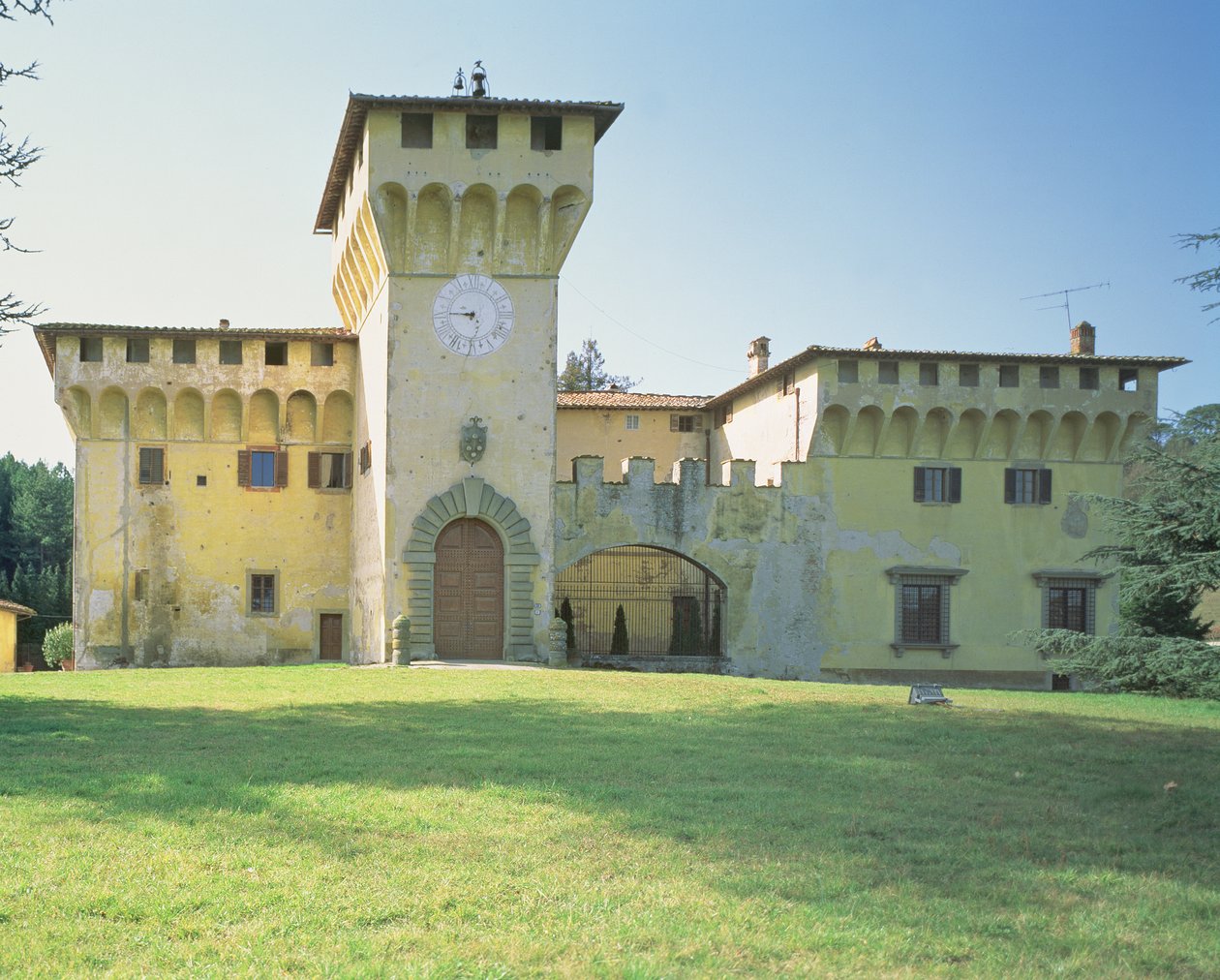 Villa Medicea Cafaggiolo, designad för Cosimo Il Vecchio (1389-1464) (se även 60455) av Michelozzo di Bartolommeo