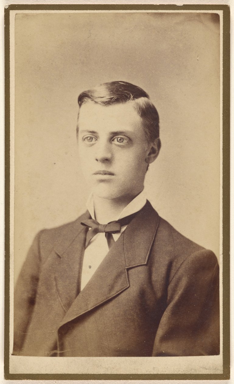 [Bystporträtt av en oidentifierad man] av Miller and Company