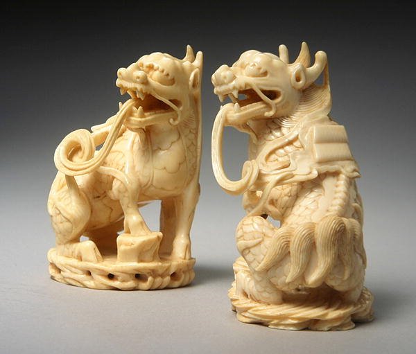 Ett par snidade Qilin (se även 272189) av Ming Dynasty Chinese School