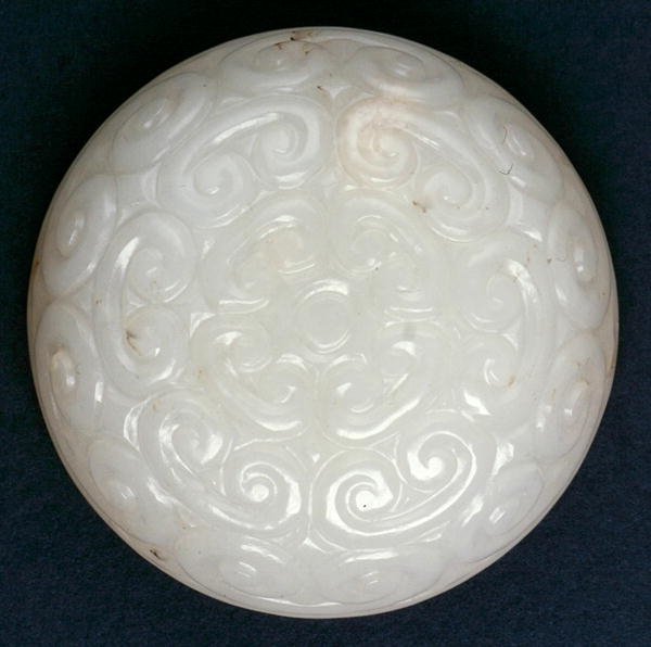 Seal-paste Box av Guri Lacquer Style med Lingzhi Scrolls (jade) (se även 208357) av Ming Dynasty Chinese School