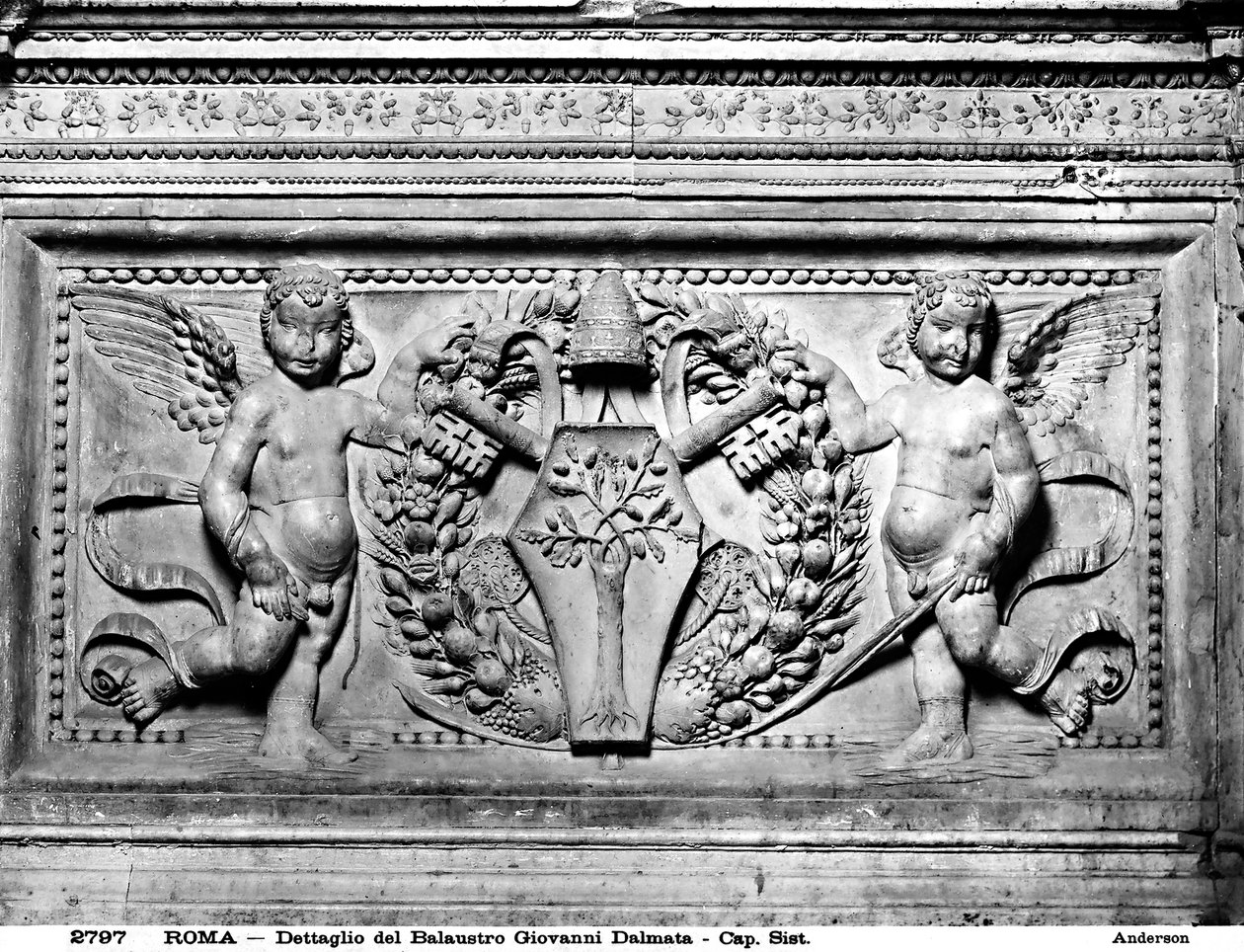 Detalj av transennan i Sistene kapellet, ca 1484 (sten) av Mino da Fiesole