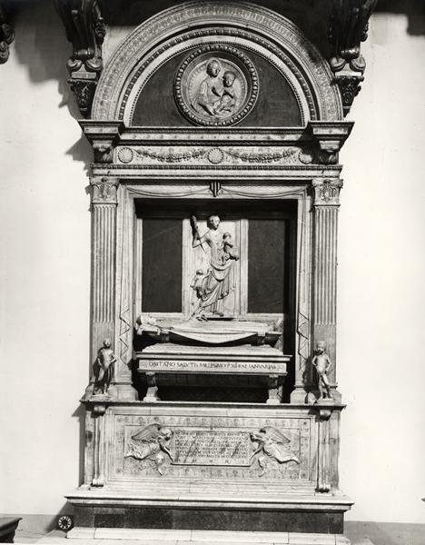 Monument till greve Ugo (d.1001) Markgreve av Toscana (marmor) (s/v foto) av Mino da Fiesole