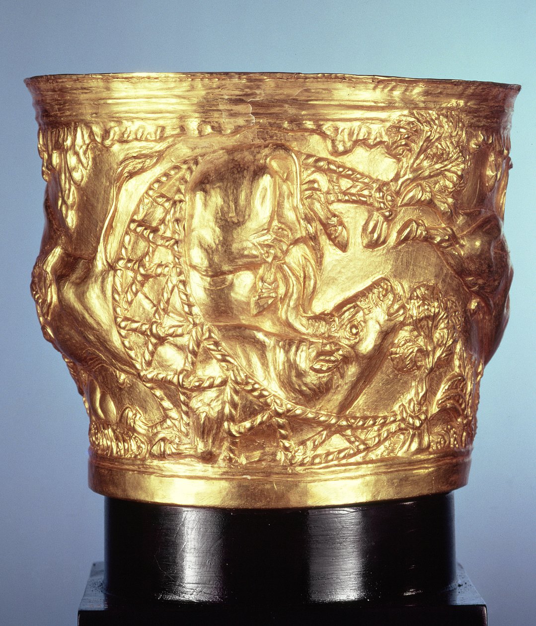 Bägare, funnen i Vaphios kungliga grav, Sparta, sent minoiska I, ca 1500 f.Kr. (guld) av Minoan
